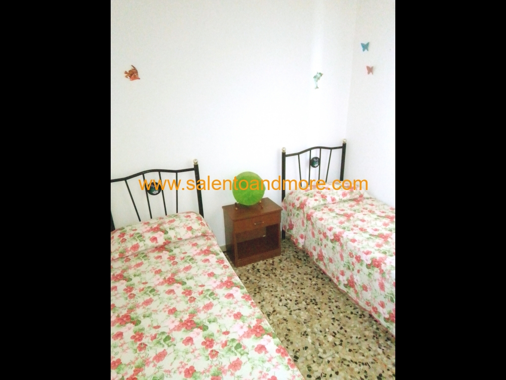 Cameretta con letti singoli.